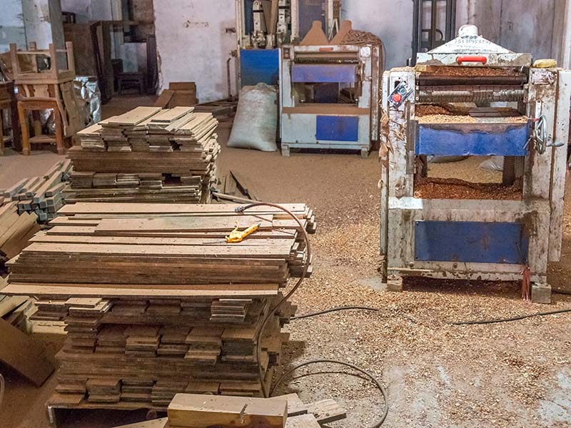 犍为柜门油漆修复报价