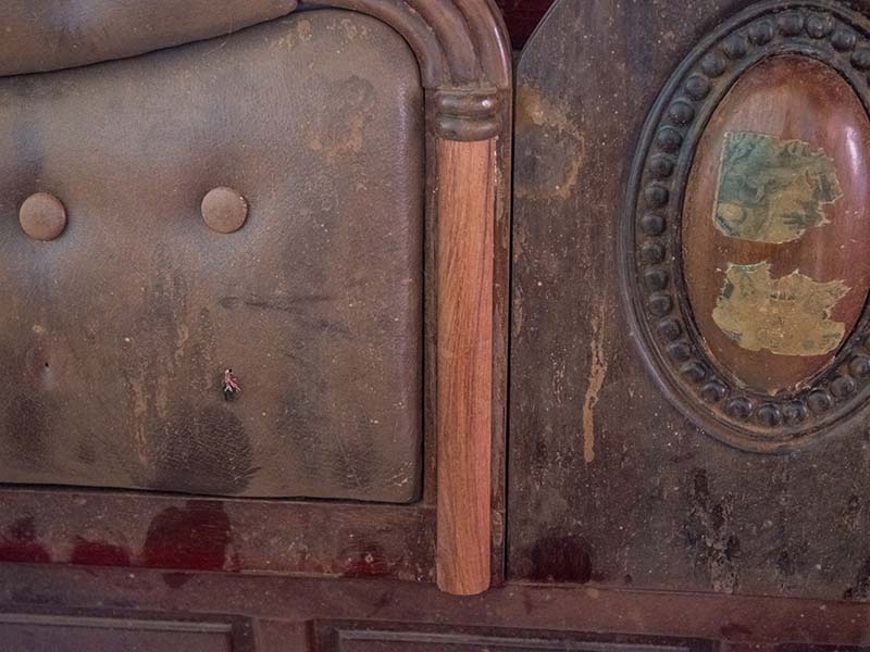 犍为红木门修复公司